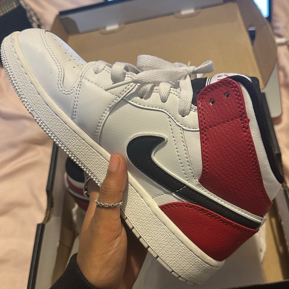 Air Jordan Mid 1s